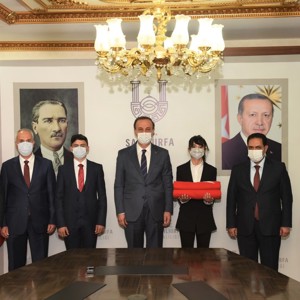 Al Bayrağımızı Teslim Ettik - fotoğraf 1