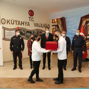 Anadolu Gönül Yolu – 81 Genç 81 Bayrak Etkinliği Devir Teslim Töreni Gerçekleştirildi - fotoğraf 1