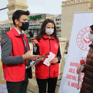 8 Mart Dünya Kadınlar Günü Münasebeyitle Cumhuriyet Caddesinde Stant Kurduk - fotoğraf 8