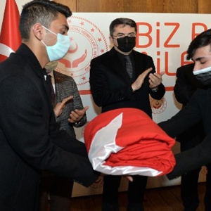 ERZURUM’DA BAYRAK TESLİM TÖRENİ - fotoğraf 1