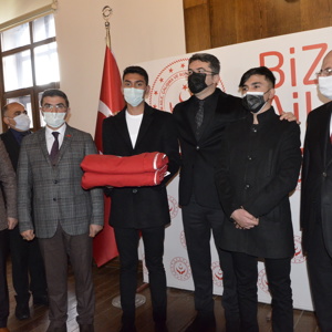ERZURUM’DA BAYRAK TESLİM TÖRENİ - fotoğraf 2