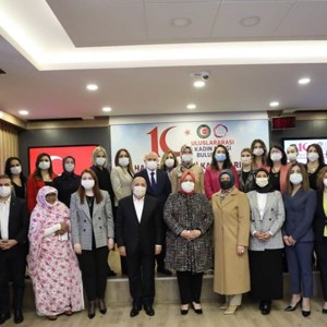 Bakan Selçuk, Hak-İş Tarafından Düzenlenen 10. Uluslararası Kadın Emeği Buluşması'na Katıldı - fotoğraf 1