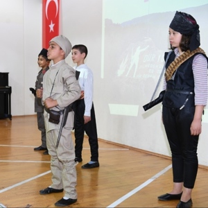 Valimiz Süleyman Elban'ın katılımı ile Adana Çocuk Evleri Sitemizde Çanakkale Zaferi Kutlamaları Gerçekleştirildi - fotoğraf 5
