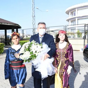 Valimiz Süleyman Elban'ın katılımı ile Adana Çocuk Evleri Sitemizde Çanakkale Zaferi Kutlamaları Gerçekleştirildi - fotoğraf 2