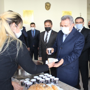 Valimiz Süleyman Elban'ın katılımı ile Adana Çocuk Evleri Sitemizde Çanakkale Zaferi Kutlamaları Gerçekleştirildi - fotoğraf 11