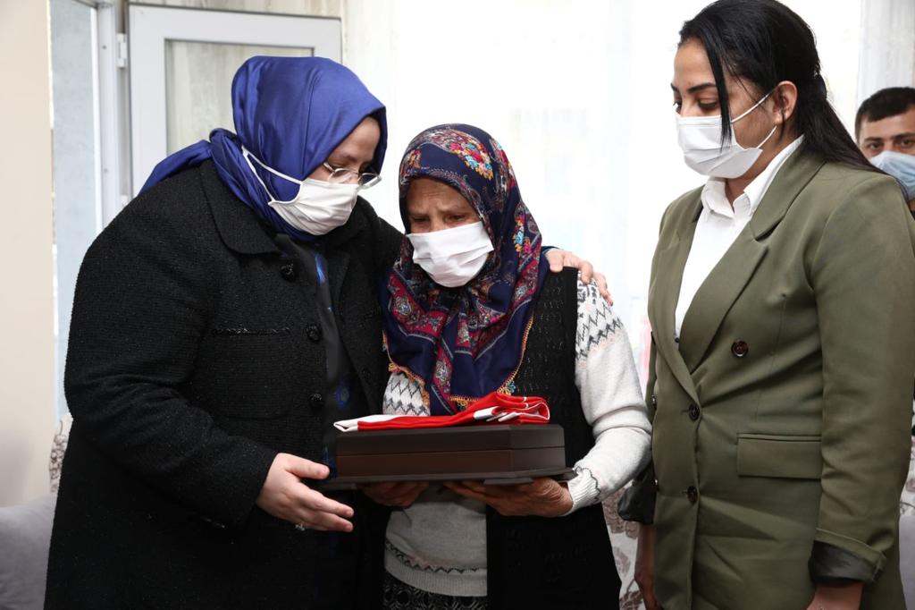 Devletin Şefkat Eli Şehit Ailelerimizin ve Gazilerimizin Üzerinde