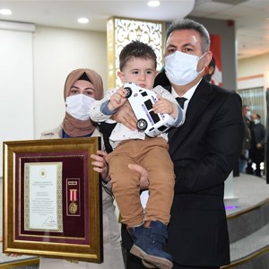 Şehit Ailelerimiz ve Gazilerimize Yönelik, "Devlet Övünç Madalyası ve Beratı Tevcih Töreni", Valimiz Süleyman Elban'ın Katılımı ile Gerçekleşti - fotoğraf 12