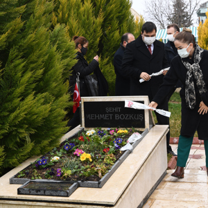 18 Mart Şehitleri Anma Günü ve Çanakkale Zaferi'nin 106. yıl dönümü dolayısıyla Şehitlik’te tören düzenlendi. - fotoğraf 7