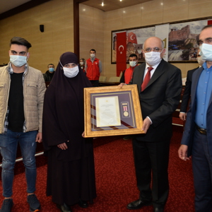 ERZURUM’DA DEVLET ÖVÜNÇ MADALYASI VE BERATI TEVCİH TÖRENİ - fotoğraf 2