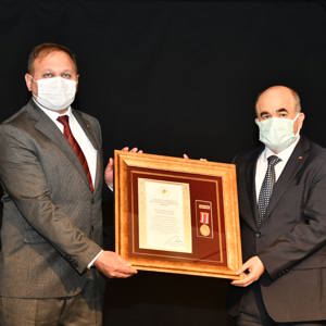 Şehit Yakınlarına ve Gazilere Devlet Övünç Madalyası ve Beratı Sayın Valimiz Tarafından Tevcih Edildi - fotoğraf 4