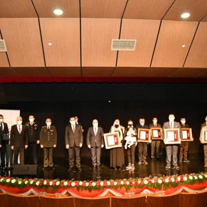 Şehit Yakınlarına ve Gazilere Devlet Övünç Madalyası ve Beratı Sayın Valimiz Tarafından Tevcih Edildi - fotoğraf 5