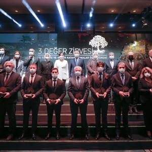 Bakan Selçuk, 3. Değer Zirvesi ve Türkiye'ye Değer Katan Markalar Ödül Töreni’ne Katıldı - fotoğraf 1