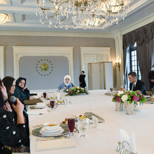 Emine Erdoğan, Özel Gereksinimli Çocukların Anneleriyle Bir Araya Geldi - fotoğraf 1