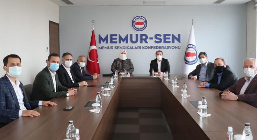 Bakan Selçuk Memur-Sen’i Ziyaret Etti