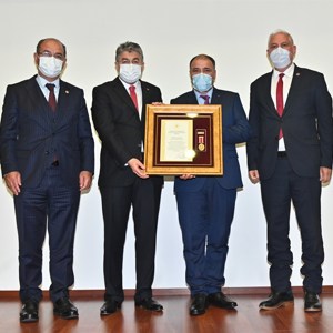 Şehitlerimizin Aileleri ve Gazilerimize Devlet Övünç Madalyası ve Beratı,  Cumhurbaşkanımız Adına, Vali Dr. Erdinç Yılmaz Tarafından Verildi - fotoğraf 10