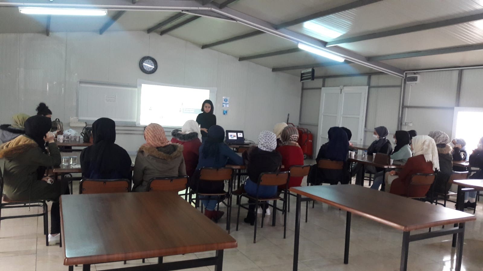 Apaydın Geçici Barınma Merkezindeki Kadın Ve Çocuklara “Erken Yaşta Evlilik ve Kadına Yönelik Şiddeti Önleme" Konularında Seminer Verildi.