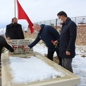 Şehit J. Asb. Üçvş Halil TÜRKOĞLU Şehadetinin Sene-i Devriyesinde Kabri Başında Dualarla Anıldı - fotoğraf 4