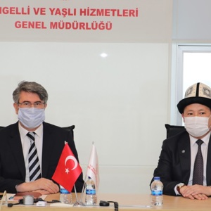 Kırgızistan Batken Devlet Üniversitesinden Bir Heyet Engelli ve Yaşlı Hizmetleri Genel Müdürü Uzm. Dr. Orhan KOÇ'u Ziyaret Etti  - fotoğraf 1