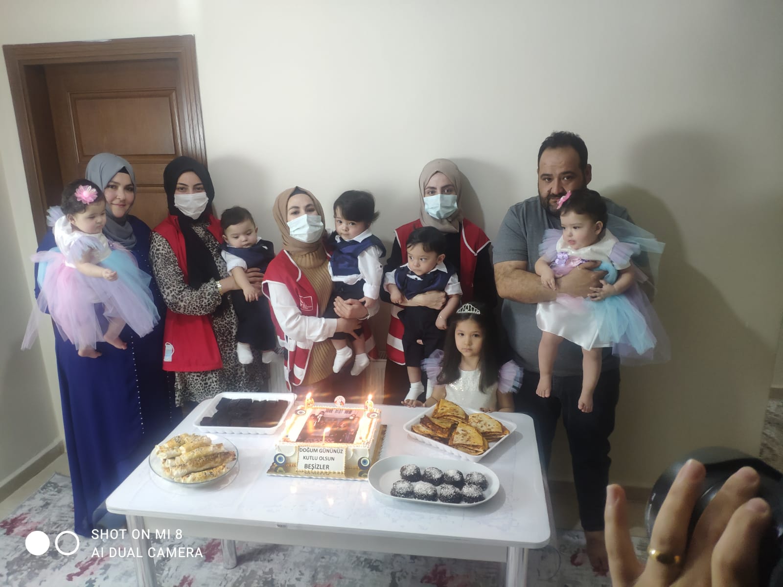 Sayın Bakanımız, Beşiz Bebeklerinin Doğum Gününü Unutmadı.