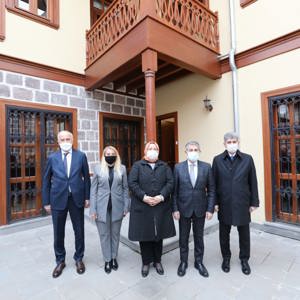 Bakan Selçuk, Türkiye Gaziler ve Şehit Aileleri Vakfı’nı Ziyaret Etti - fotoğraf 5
