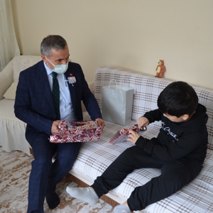 İl Müdürümüz Mahmut ÖZDEMİR 2 Nisan Otizm Farkındalık Gününde Otizmli Çocuklarımızı Ziyaret Etti - fotoğraf 15