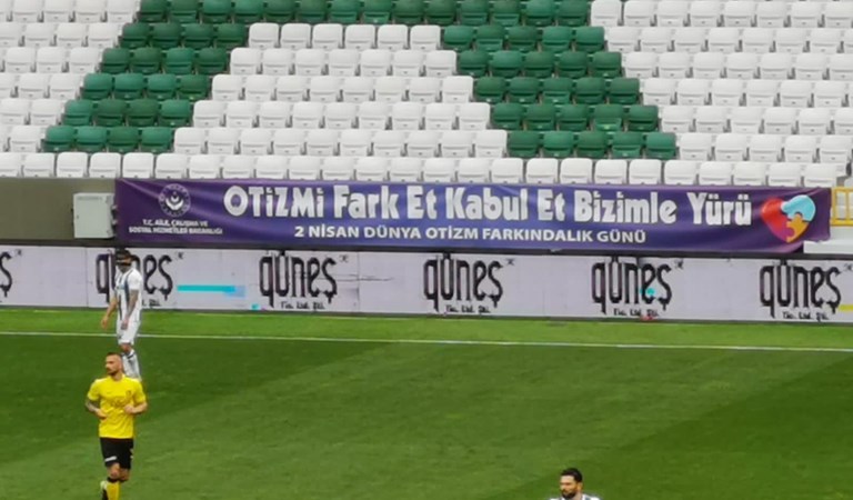 Otizm Farkındalık Günü Dolayısıyla Giresunspor Futbol Müsabakasında Pankart Açıldı