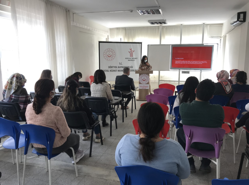Dörtyol Sosyal Hizmet Merkezi Personeline “ İletişim Becerileri” Konulu Hizmet İçi Eğitim Verilmiştir.