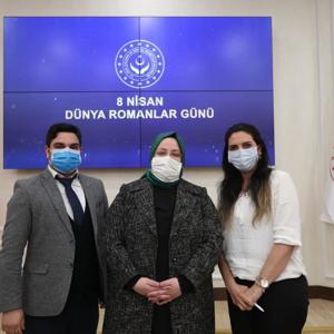 Bakan Selçuk, Roman Asıllı Milletvekilleri ve Vatandaşlarla Bir Araya Geldi - fotoğraf 3
