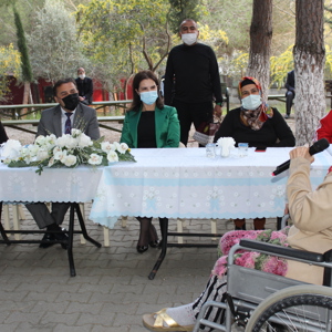 Çukurova Üniversitesi Rektörü Prof. Dr. Meryem Tuncel, Yaşlılarımızla Bir Araya Geldi - fotoğraf 2