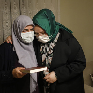 Bakan Selçuk, İftarda “Reşat Baba” Olarak Tanınan Kıbrıs Gazisi’nin Evine Konuk Oldu - fotoğraf 6