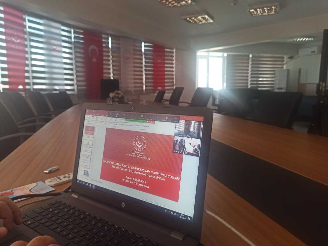 Antakya Şehit Özen Polis Merkezi Amirliği ve Yayladağı İlçe Emniyet Amirliği Personellerine Seminer Verildi.