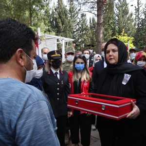 Bakan Yanık, Osmaniye’de Şehit Mustafa Çalım’ın cenaze törenine katıldı - fotoğraf 4