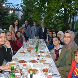 Koruyucu Ailelerimizle İftar Yemeğinde Buluştuk (2019) - fotoğraf 7