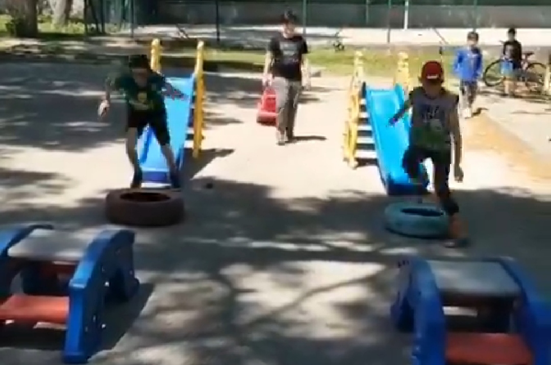 Bahçe Parkurunda Eğlenceli Dakikalar