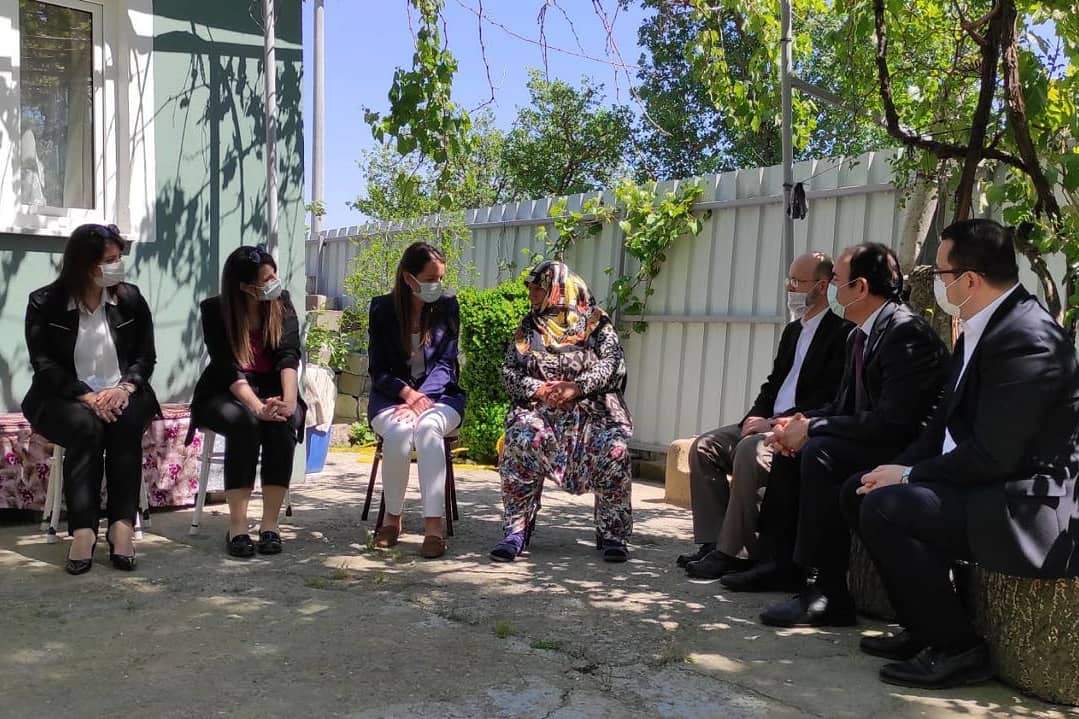 Mustafakemalpaşa İlçemizde Şehitlerimizin Yakınlarına Bayram Ziyareti