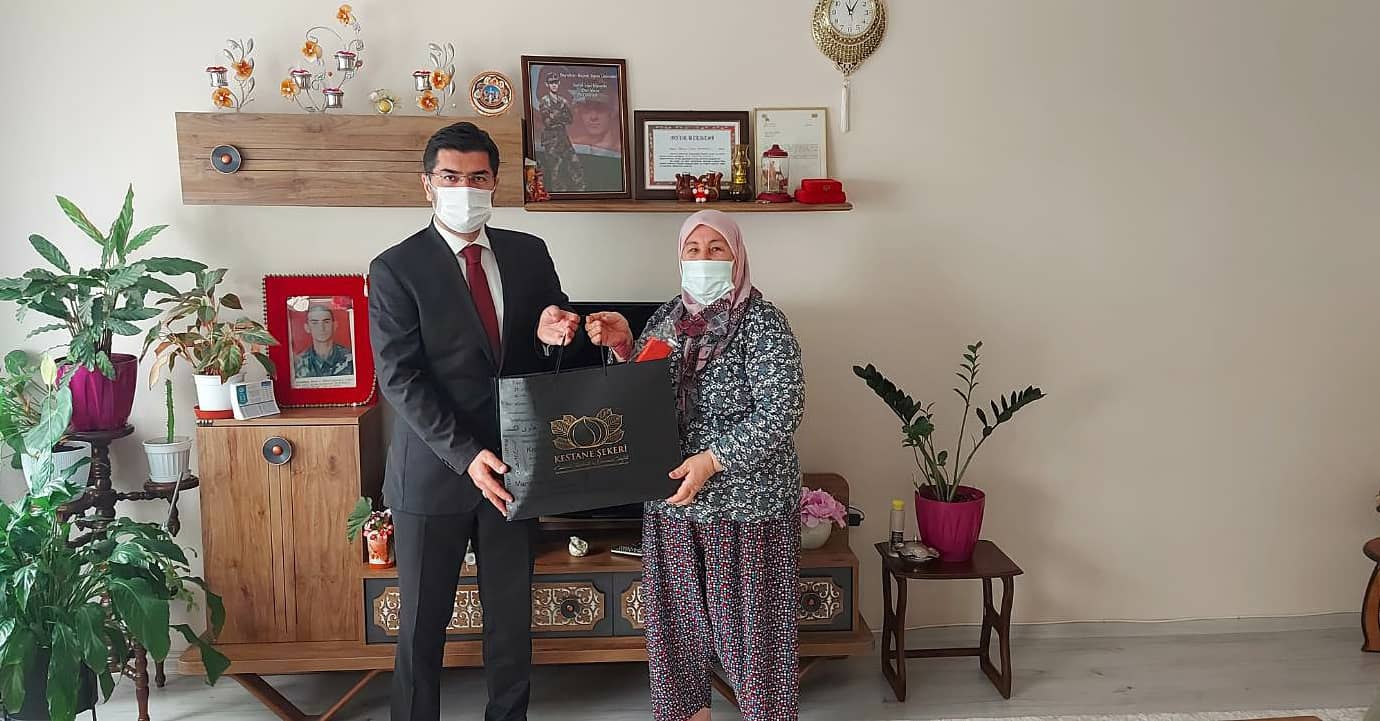 Yıldırım İlçemizde Şehitlerimizin Yakınlarına Bayram Ziyareti