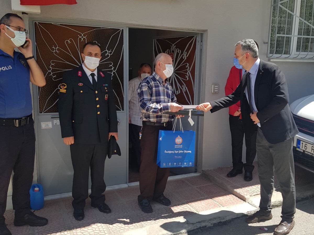 Orhangazi İlçemizde Şehitlerimizin Yakınlarına Bayram Ziyareti