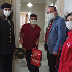 BU BAYRAMDA ŞEHİT YAKINLARIMIZI YALNIZ BIRAKMADIK  - fotoğraf 17