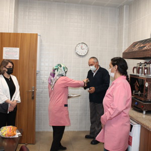 İl Müdür V. Fatma Uz Ramazan Bayramı Münasebetiyle Personeli İle Bayramlaştı - fotoğraf 6