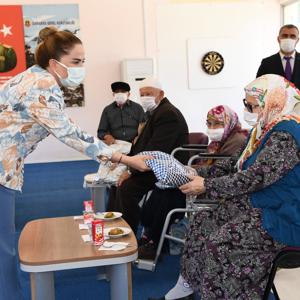Valimiz Sayın Funda Kocabıyık, Ramazan Bayramı münasebetiyle kuruluşlarımızı ziyaret etti.  - fotoğraf 9