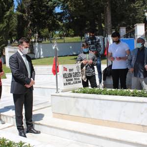 İl Müdürü Arif LAÇİN , Gençlerimiz İle Birlikte Şehitlik Ziyaretinde Bulundu. - fotoğraf 1