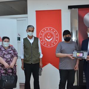 Aile Haftası Kapsamında Başarılı Çocuklara Tablet Dağıtımı Gerçekleştirildi - fotoğraf 2
