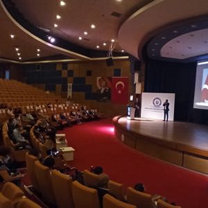 Aydın Adnan Menderes Üniversitesi Ev Sahipliğinde Erişilebilir Kütüphaneler Çalıştayı Düzenlendi - fotoğraf 1