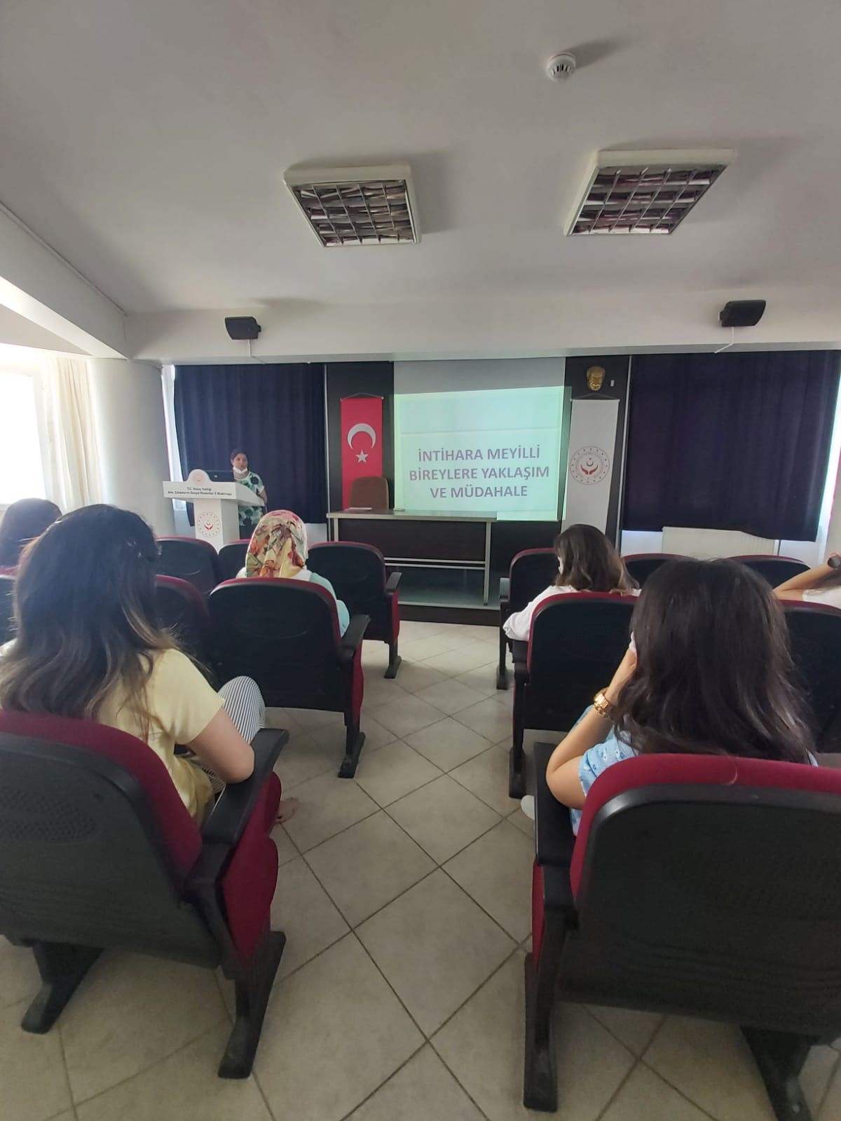 “İntihara Meyilli Bireylere Yaklaşım ve İntiharı Önleme” Konulu Eğitim Verildi.