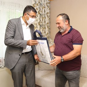 Sayın Valimiz Ali Çelik Babalar Günü’nde Şehit Babalarını Yalnız Bırakmadı - fotoğraf 2