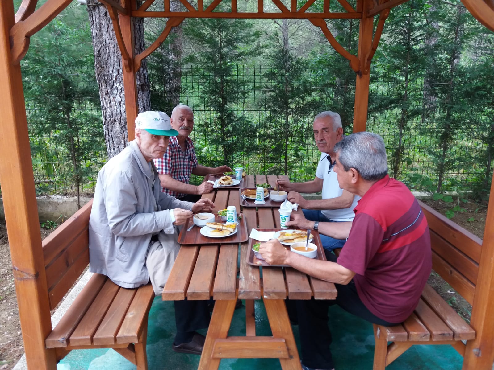 Tüm Büyüklerimize Hayırlı Uzun Ömürler Diliyoruz