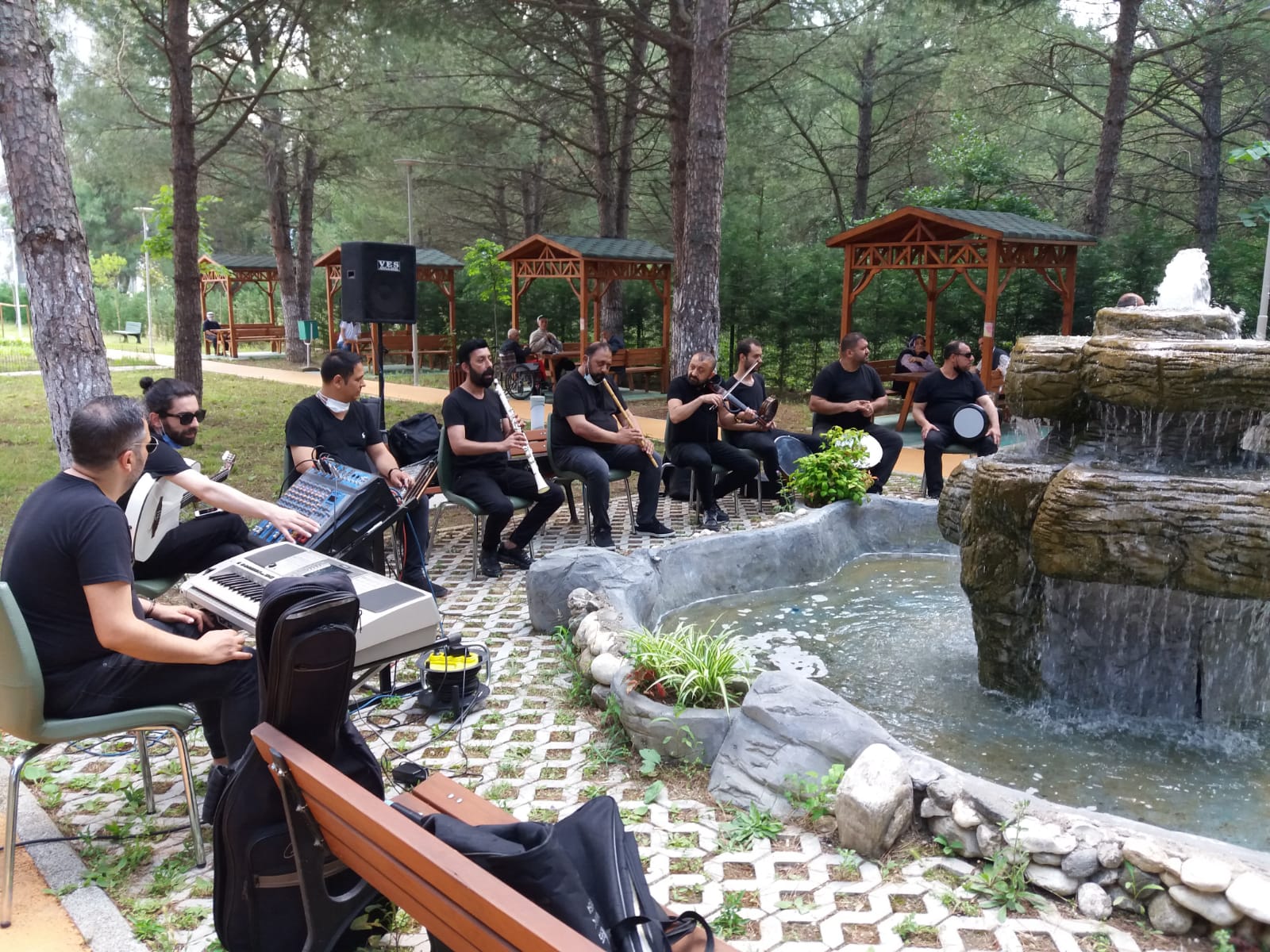 Babalar Gününü Şarkılarla Kutladık