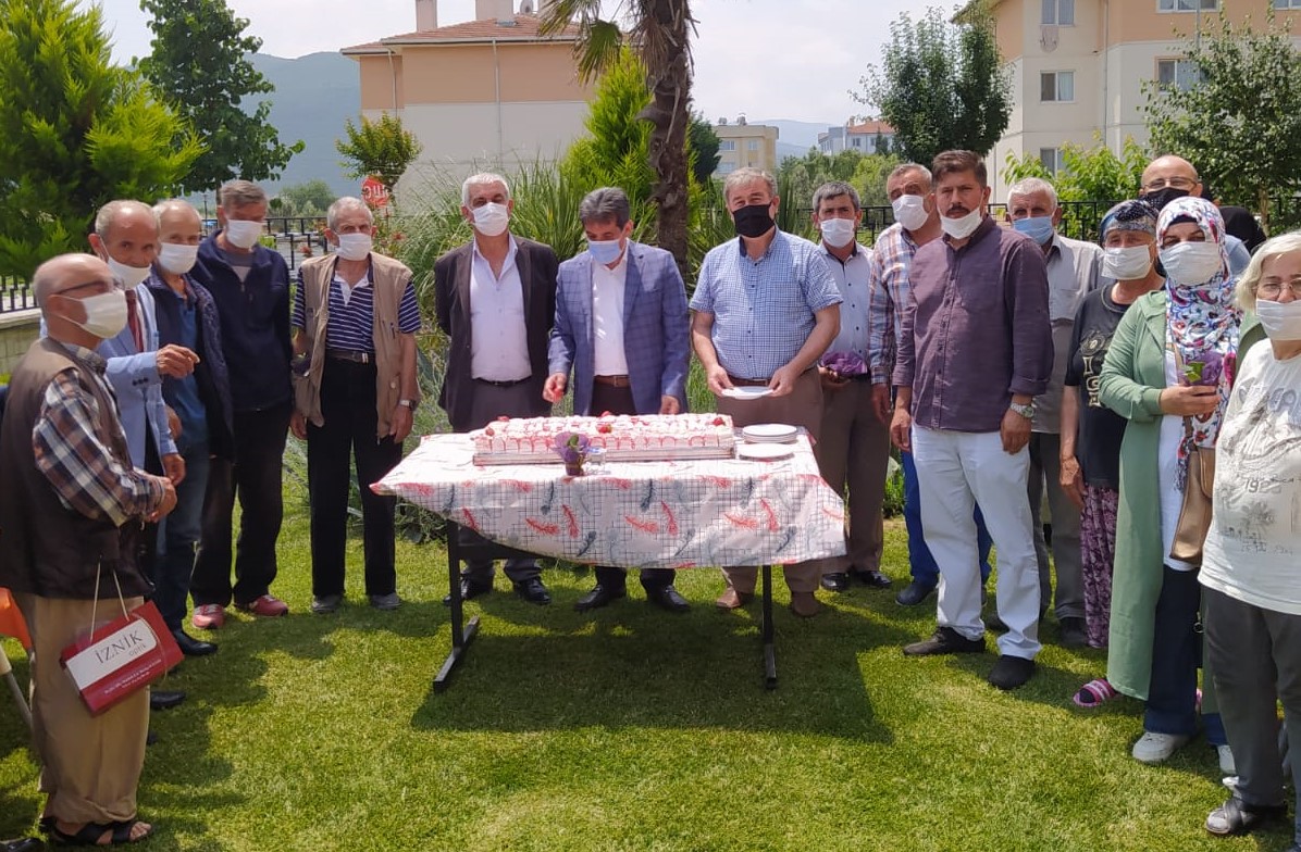 Geleceğe Yön Veren Büyüklerimizin Babalar Günü Kutlu Olsun