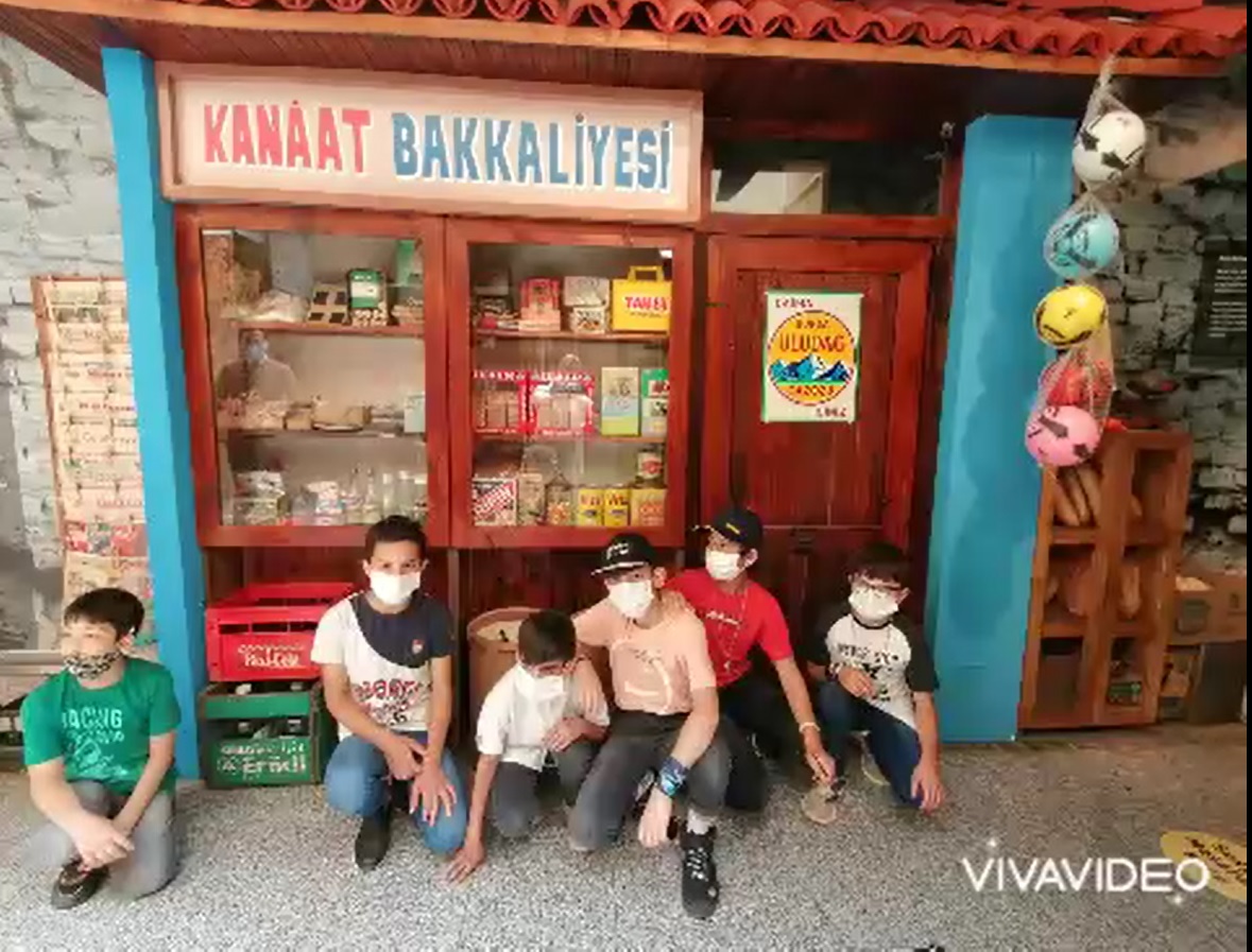 Bizim Mahalle Sergisi İle 1970’lere Nostaljik Yolculuk