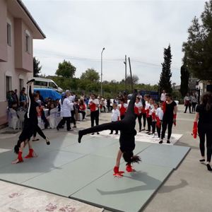 23 Nisan Ulusal Egemenlik ve Çocuk Bayramı Yapılan Etkinlikle Coşku ile Kutlandı - fotoğraf 16